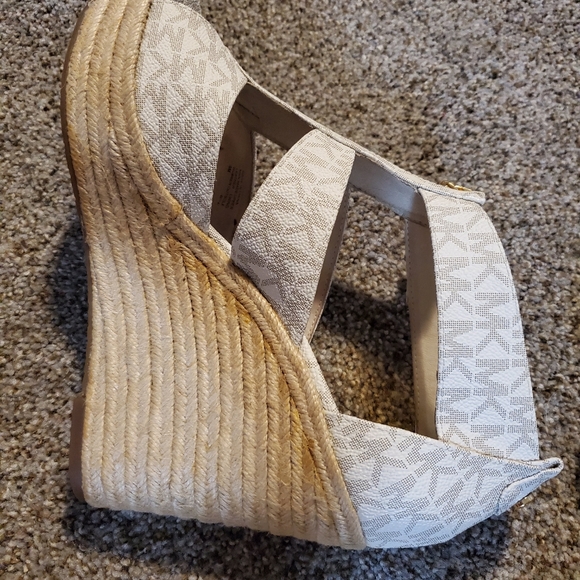 Michael Kors platform sandals - Picture 4 of 5